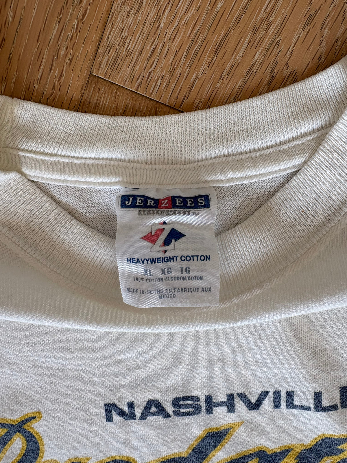 Vintage Y2K Nashville Predators T-Shirt — , XL