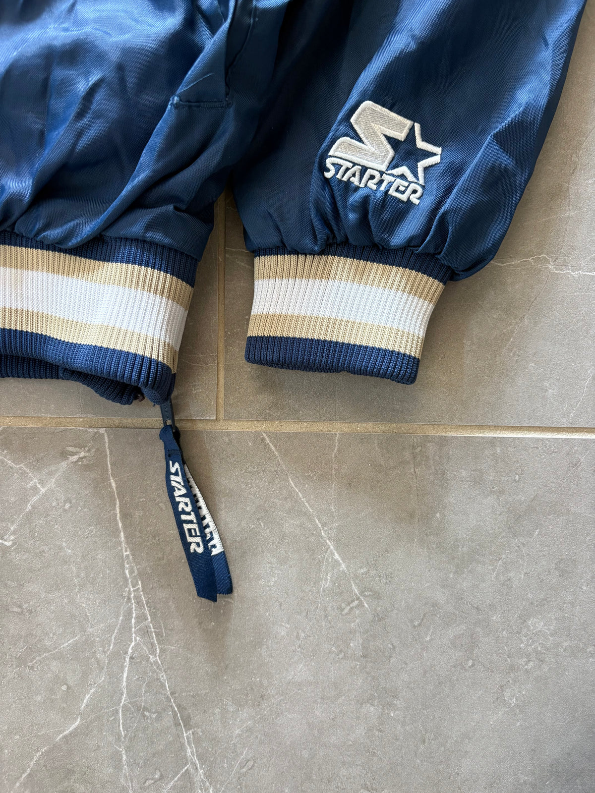 Vintage 90s Notre Dame Windbreaker — , M